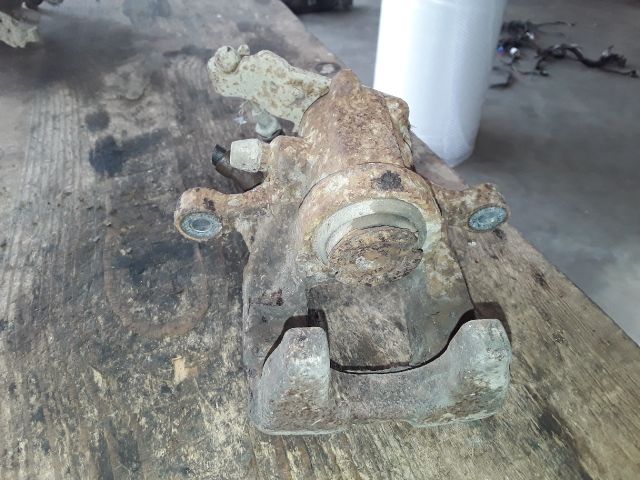 bontott SKODA YETI Bal hátsó Féknyereg Munkahengerrel