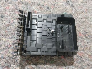 bontott SKODA YETI Biztosítéktábla Motortér