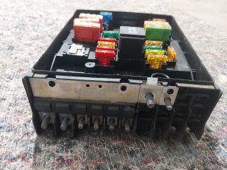 bontott SKODA YETI Biztosítéktábla Motortér