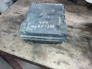 bontott SKODA YETI Biztosítéktábla Motortér