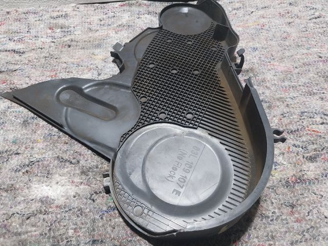 bontott SKODA YETI Első Felső Vezérlés Burkolat