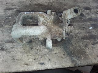 bontott SKODA YETI Jobb hátsó Féknyereg Munkahengerrel