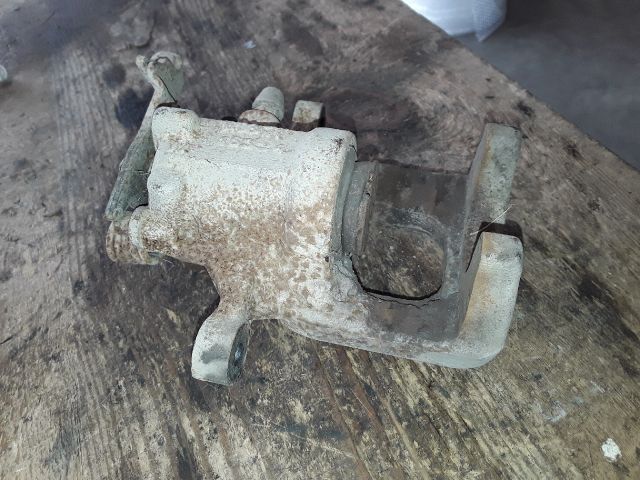 bontott SKODA YETI Jobb hátsó Féknyereg Munkahengerrel