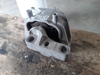 bontott SKODA YETI Motor Tartó Bak Jobb