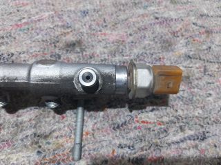 bontott SKODA YETI Porlasztó Sor / Híd