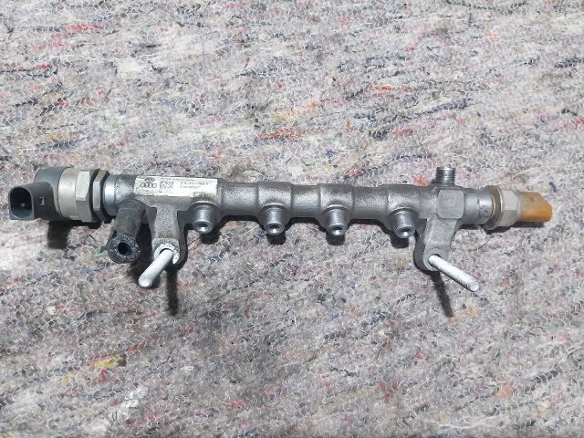 bontott SKODA YETI Porlasztó Sor / Híd