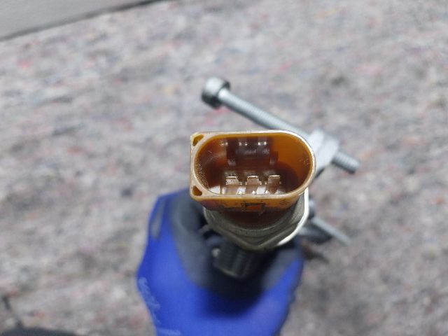 bontott SKODA YETI Porlasztó Sor / Híd