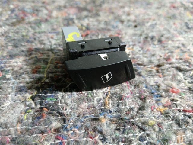 bontott SKODA YETI Bal első Ablakemelő Kapcsoló