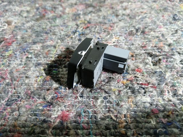 bontott SKODA YETI Bal első Ablakemelő Kapcsoló