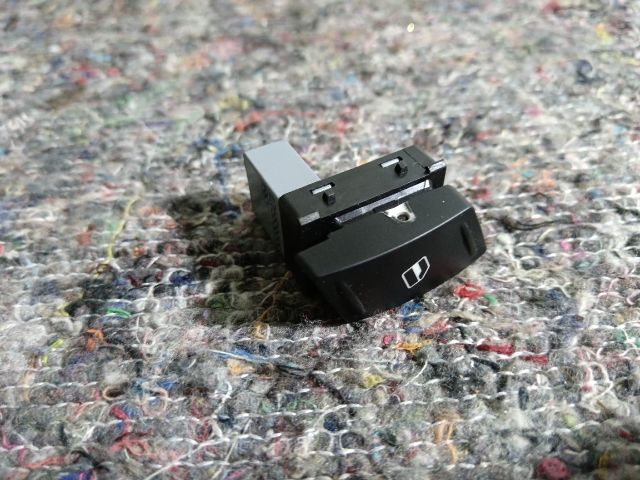 bontott SKODA YETI Bal első Ablakemelő Kapcsoló