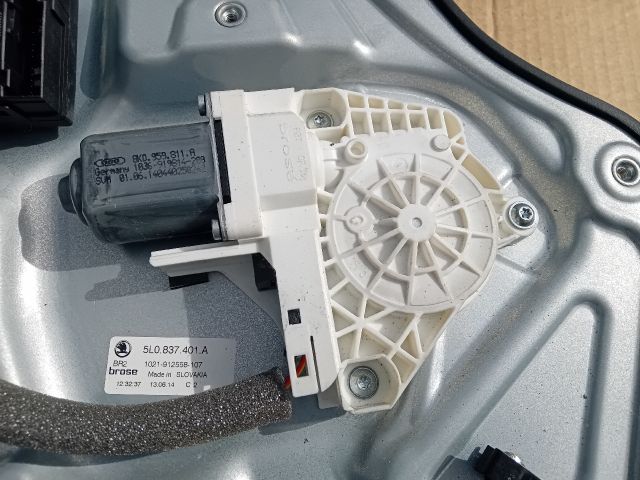 bontott SKODA YETI Bal első Ablakemelő Szerkezet (Elektromos)