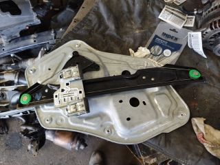 bontott SKODA YETI Bal első Ablakemelő Szerkezet (Elektromos)