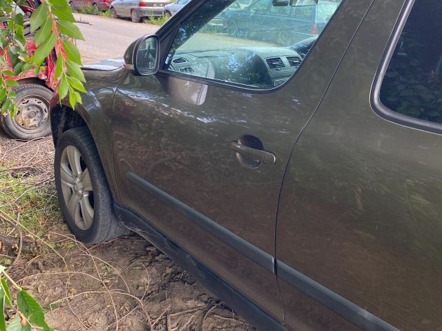 bontott SKODA YETI Bal első Ajtó (Üres lemez)