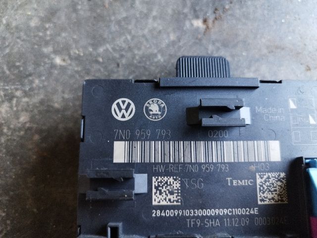 bontott SKODA YETI Bal első Ajtó Vezérlőegység