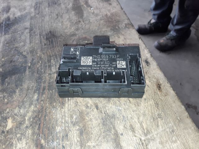 bontott SKODA YETI Bal első Ajtó Vezérlőegység