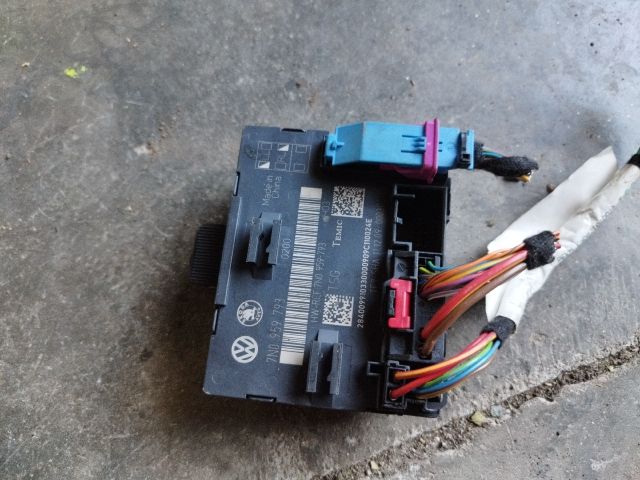 bontott SKODA YETI Bal első Ajtó Vezérlőegység