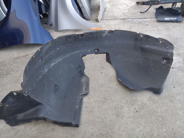 bontott SKODA YETI Bal első Dobbetét (Kerékjárati, Műanyag)