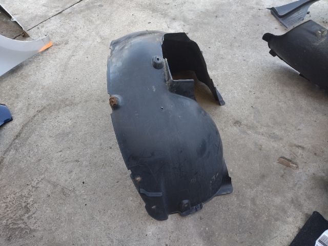 bontott SKODA YETI Bal első Dobbetét (Kerékjárati, Műanyag)