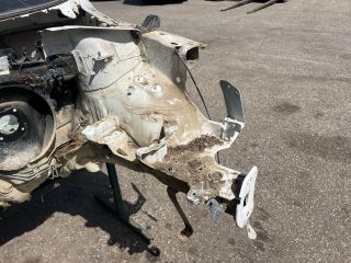 bontott SKODA YETI Bal első Negyed Karosszéria Csomag