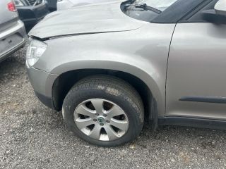 bontott SKODA YETI Bal első Sárvédő
