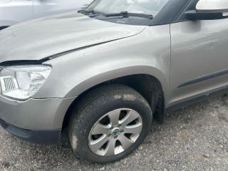 bontott SKODA YETI Bal első Sárvédő