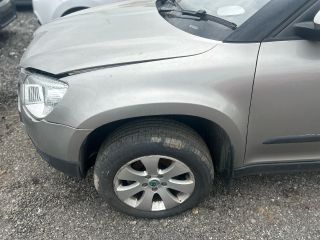 bontott SKODA YETI Bal első Sárvédő