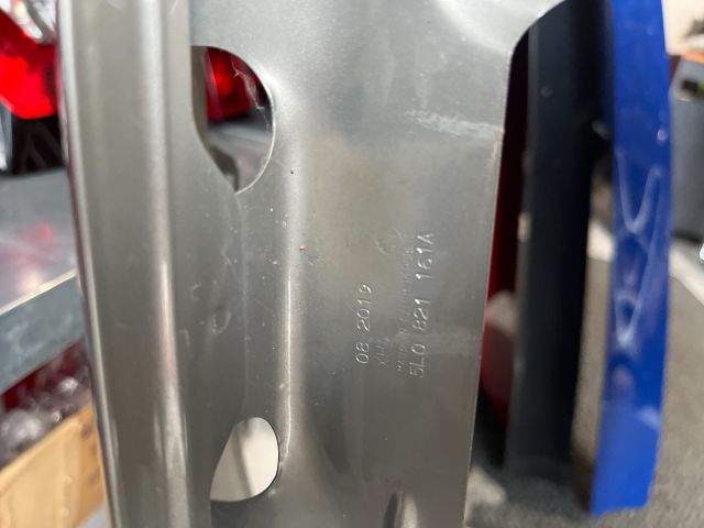 bontott SKODA YETI Bal első Sárvédő