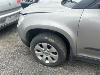 bontott SKODA YETI Bal első Sárvédő