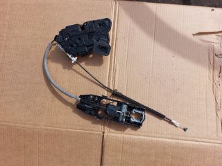 bontott SKODA YETI Bal első Zárbetét