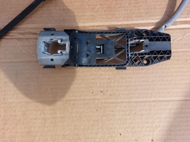 bontott SKODA YETI Bal első Zárbetét