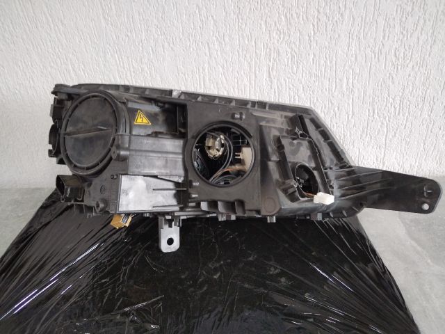 bontott SKODA YETI Bal Fényszóró