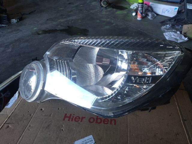 bontott SKODA YETI Bal Fényszóró