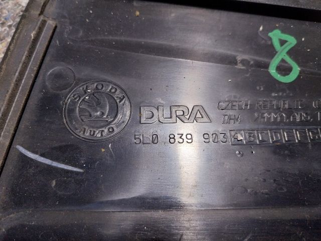 bontott SKODA YETI Bal hátsó Ablak Díszléc