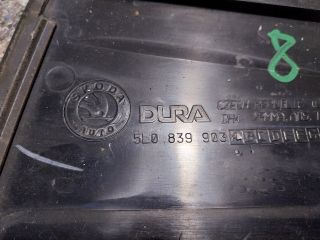 bontott SKODA YETI Bal hátsó Ablak Díszléc