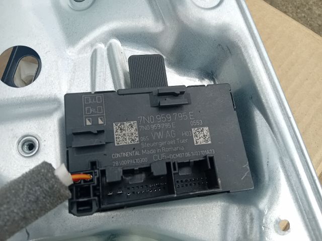 bontott SKODA YETI Bal hátsó Ablakemelő Szerkezet (Elektromos)