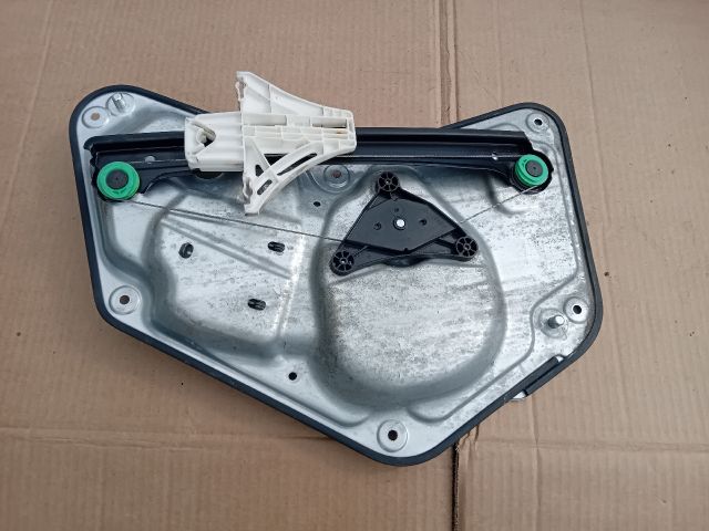 bontott SKODA YETI Bal hátsó Ablakemelő Szerkezet (Elektromos)