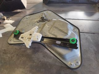 bontott SKODA YETI Bal hátsó Ablakemelő Szerkezet (Mechanikus)