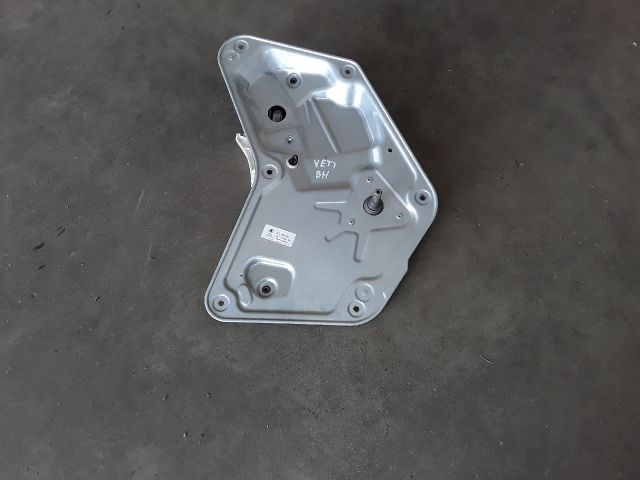 bontott SKODA YETI Bal hátsó Ablakemelő Szerkezet (Mechanikus)