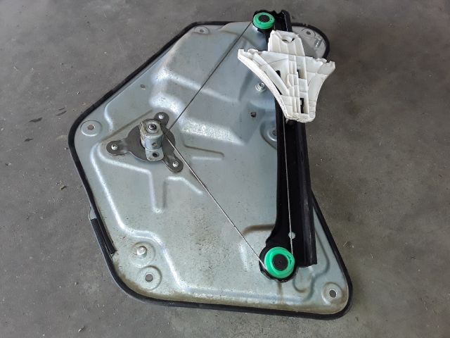bontott SKODA YETI Bal hátsó Ablakemelő Szerkezet (Mechanikus)