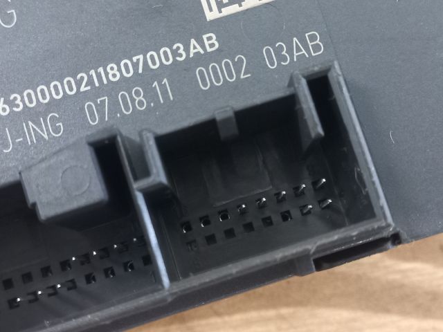 bontott SKODA YETI Bal hátsó Ajtó Vezérlőegység