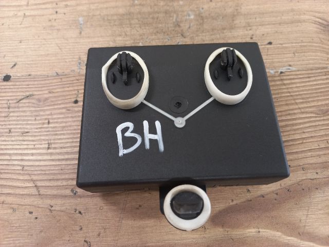 bontott SKODA YETI Bal hátsó Ajtó Vezérlőegység