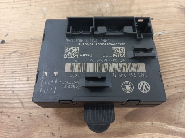 bontott SKODA YETI Bal hátsó Ajtó Vezérlőegység