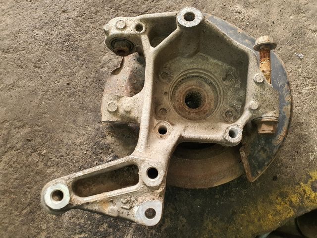 bontott SKODA YETI Bal hátsó Csonkállvány Kerékaggyal