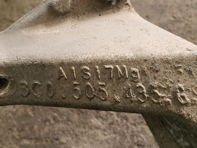 bontott SKODA YETI Bal hátsó Csonkállvány Kerékaggyal