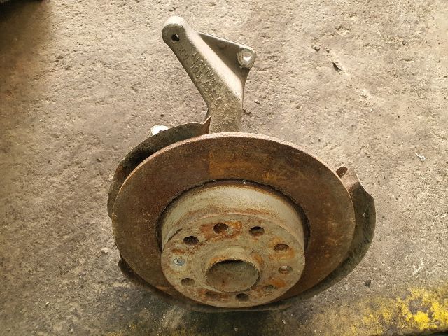 bontott SKODA YETI Bal hátsó Csonkállvány Kerékaggyal