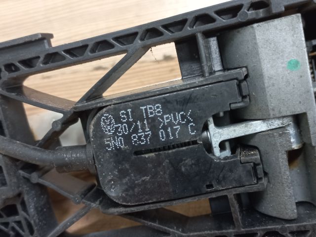 bontott SKODA YETI Bal hátsó Külső Kilincs