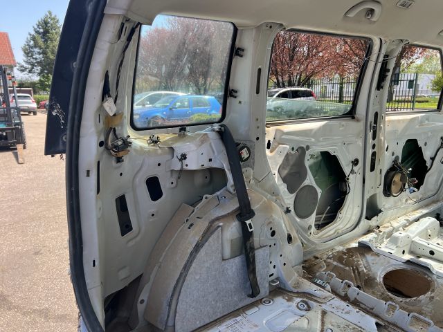 bontott SKODA YETI Bal hátsó Negyed Karosszéria Csomag