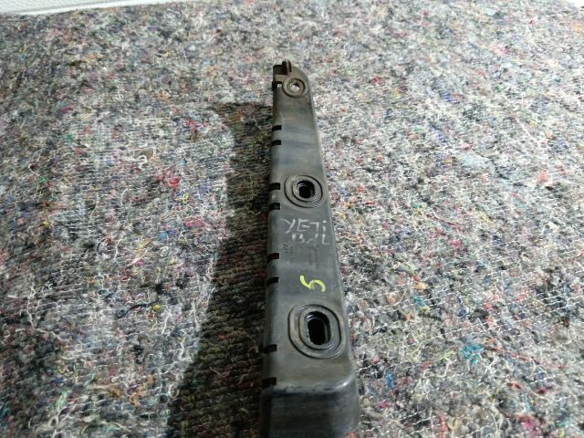 bontott SKODA YETI Bal hátsó Oldal Lökhárító Tartó (Műanyag)