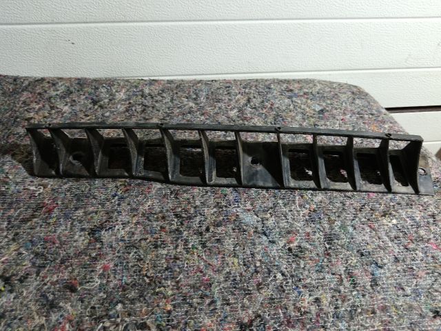 bontott SKODA YETI Bal hátsó Oldal Lökhárító Tartó (Műanyag)