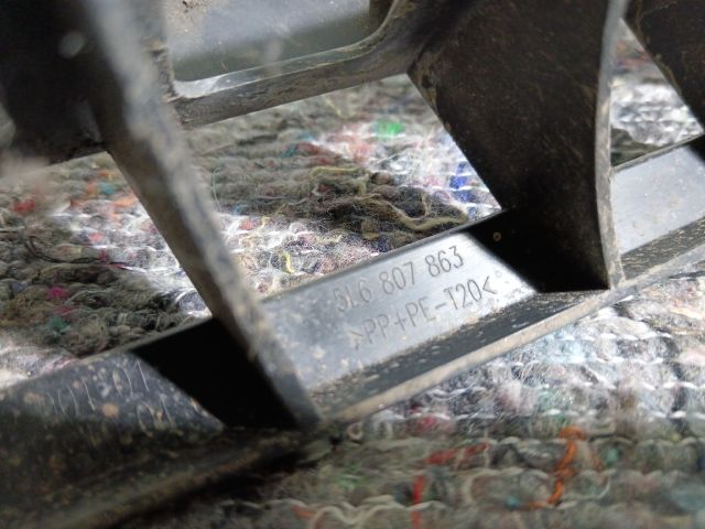 bontott SKODA YETI Bal hátsó Oldal Lökhárító Tartó (Műanyag)